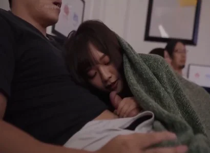 Vụng trộm với cô em họ khiến tôi rung động