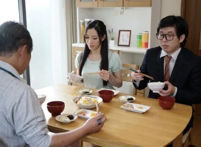Con dâu nứng banh vùng kín ra cho bố chồng nện